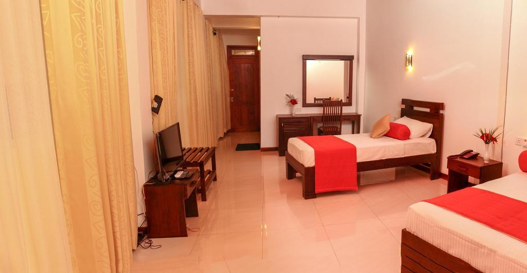 Vin Roma Inn Kandy Dış mekan fotoğraf